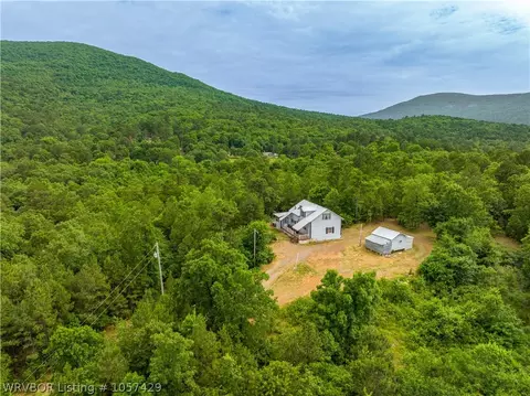 9810 Moccasin Ln, Hackett, AR 72937 photo 1