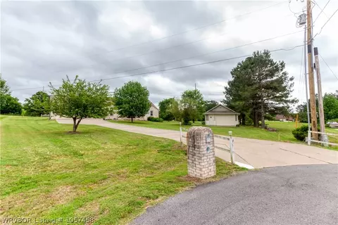 3319 Larkspur Ln, Fort Smith, AR 72916 photo 2