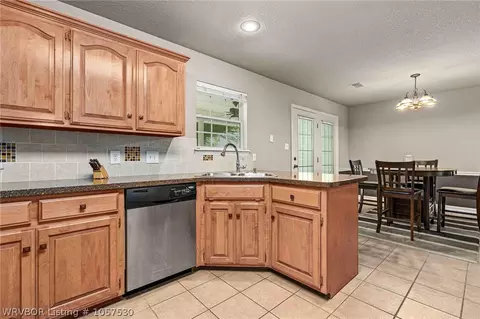 7511 Red Pine Dr, Fort Smith, AR 72916 photo 9