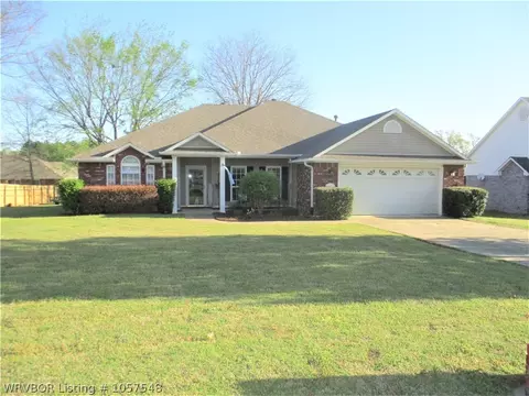 2004 Barrington Dr, Lavaca, AR 72941 photo 1