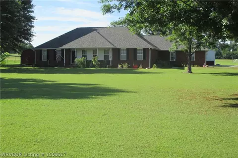 1803 Wood St, Paris, AR 72855 photo 2
