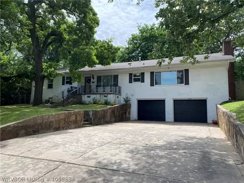 1900 Garner Ln, Fort Smith, AR 72901 photo 1