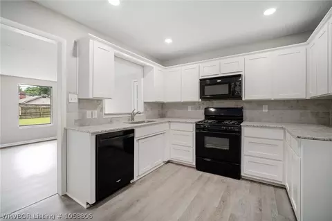 4822 S V St, Fort Smith, AR 72903 photo 9