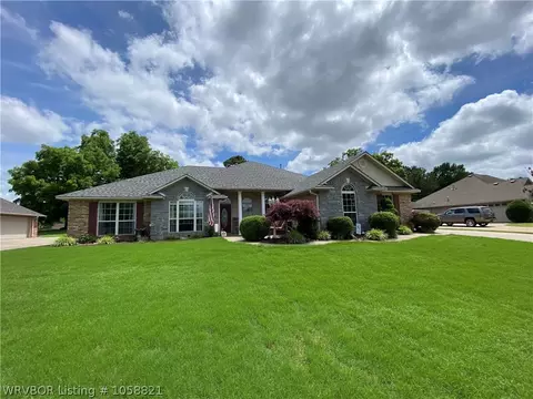 2011 Barrington Dr, Lavaca, AR 72941 photo 1