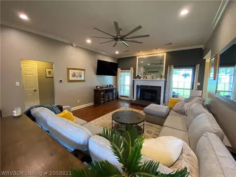 2011 Barrington Dr, Lavaca, AR 72941 photo 8