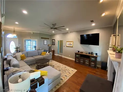 2011 Barrington Dr, Lavaca, AR 72941 photo 11