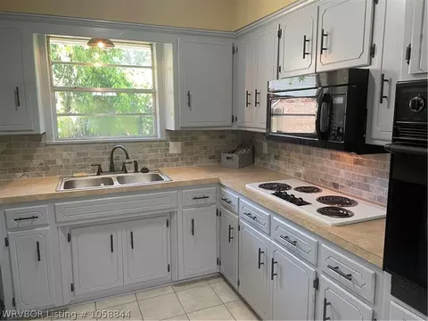 10817 Old Harbor Rd, Fort Smith, AR 72903 photo 8