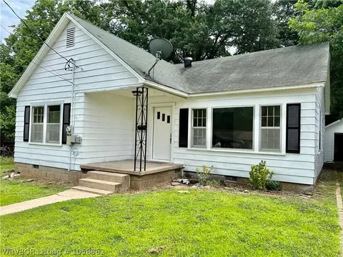 105 E Spring St, Ozark, AR 72949 photo 1