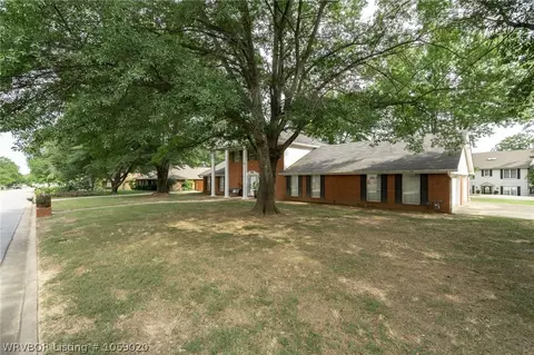 2409 Crosshill Rd, Fort Smith, AR 72908 photo 2