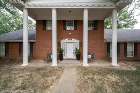 2409 Crosshill Rd, Fort Smith, AR 72908 photo 1