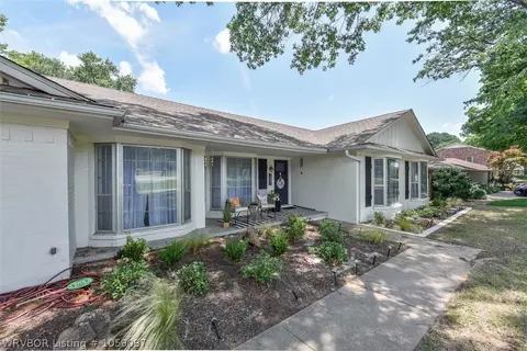 7801 Horan Dr, Fort Smith, AR 72903 photo 2