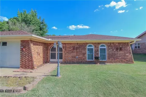 1501 Strozier Ct, Barling, AR 72923 photo 1