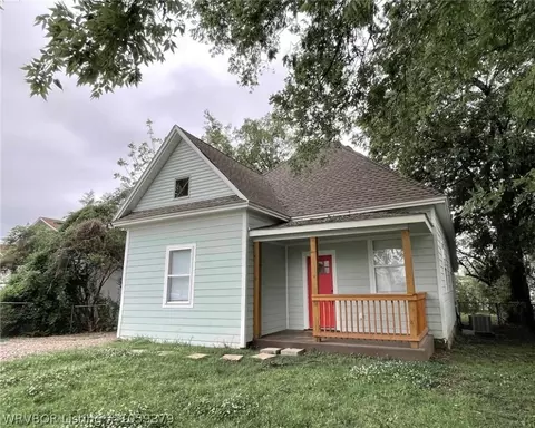 1014 S 10th St, Fort Smith, AR 72901 photo 2