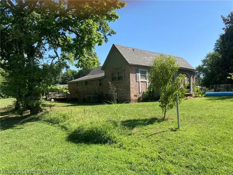 904 Southview St, Dyer, AR 72935 photo 3
