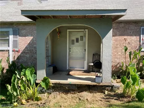 904 Southview St, Dyer, AR 72935 photo 4