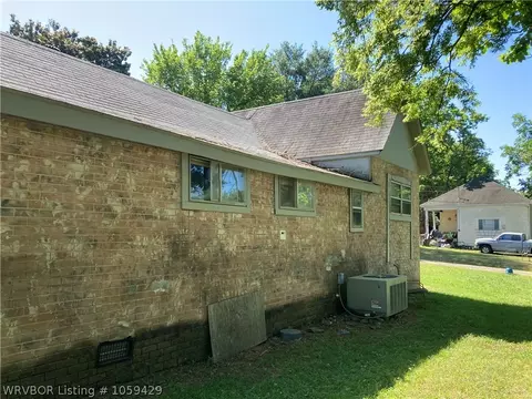 904 Southview St, Dyer, AR 72935 photo 9