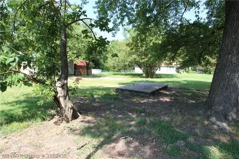 1121 W Chickasaw Ave, Sallisaw, OK 74955