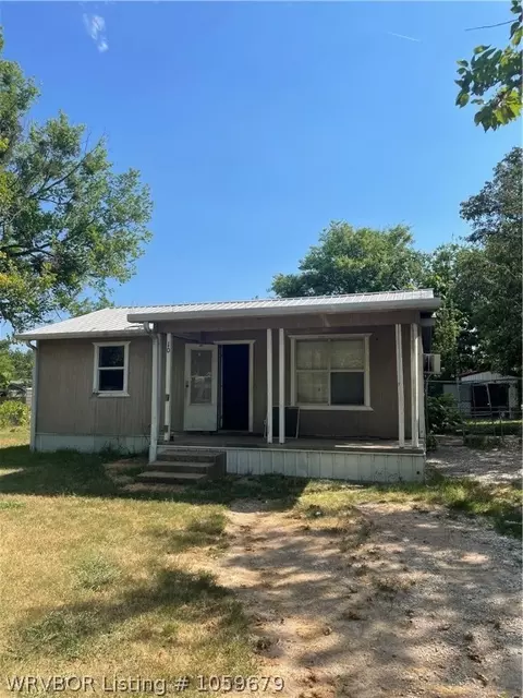 100 E 3rd St, Gore, OK 74435