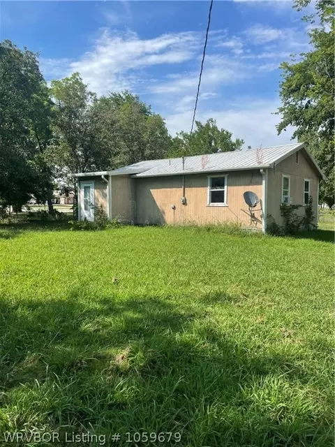 100 E 3rd St, Gore, OK 74435 photo 2
