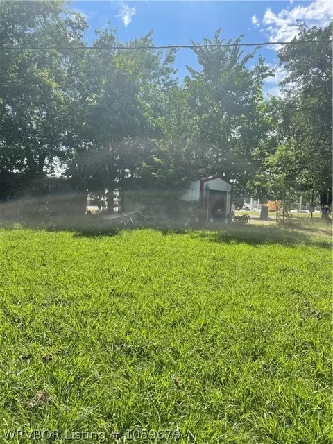 100 E 3rd St, Gore, OK 74435 photo 10