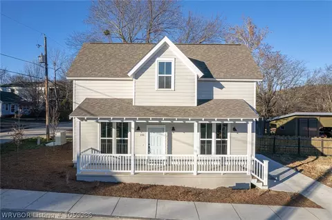 210 E 10th St, Fayetteville, AR 72701