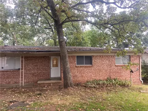 1105 S Waldron, Fort Smith, AR 72903 photo 1
