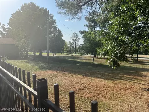 1507 Karl St, Pocola, OK 74902 photo 3