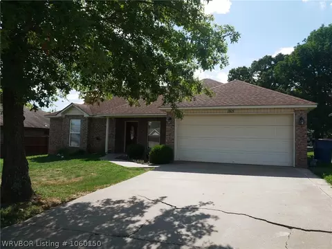 1915 55th Pl, Fort Smith, AR 72904 photo 1