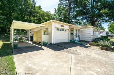 4015 S 23rd St, Fort Smith, AR 72901 photo 2