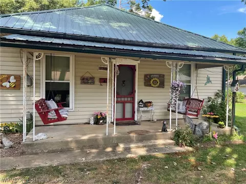 1307 Chaney St, Paris, AR 72855 photo 2