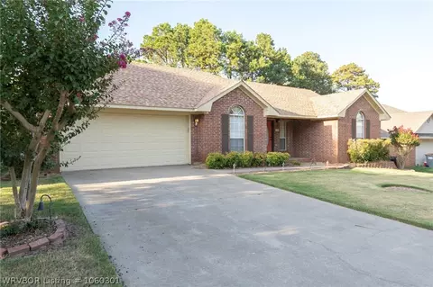 2406 L St, Barling, AR 72923 photo 2