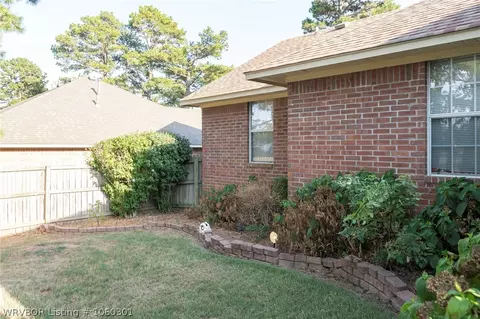2406 L St, Barling, AR 72923 photo 8