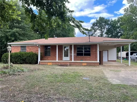 420 W 5th St, Mulberry, AR 72947