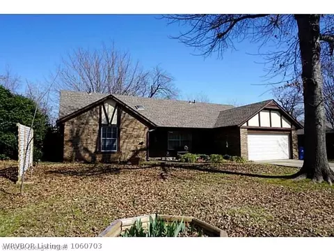 2819 Oakview Rd, Fort Smith, AR 72908 photo 1