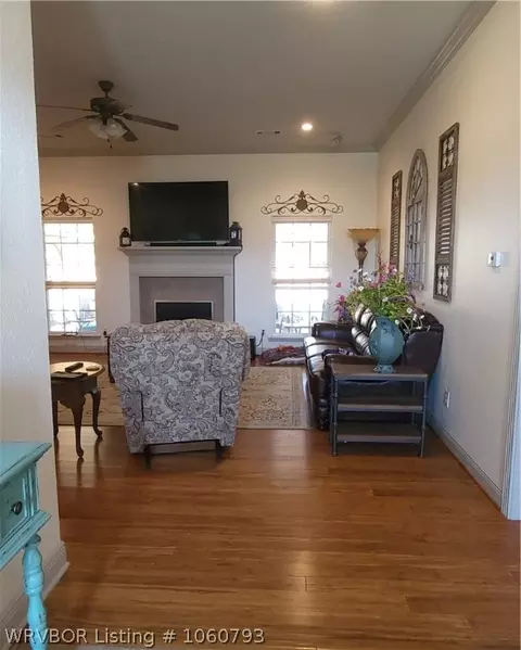 2404 Barrington Dr, Lavaca, AR 72941 photo 3