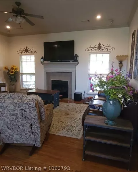 2404 Barrington Dr, Lavaca, AR 72941 photo 4