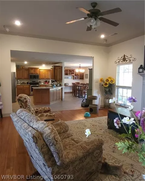 2404 Barrington Dr, Lavaca, AR 72941 photo 5