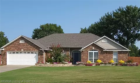 2404 Barrington Dr, Lavaca, AR 72941 photo 1