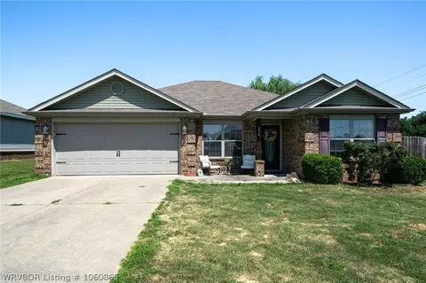 204 Colony Ct, Barling, AR 72923 photo 1