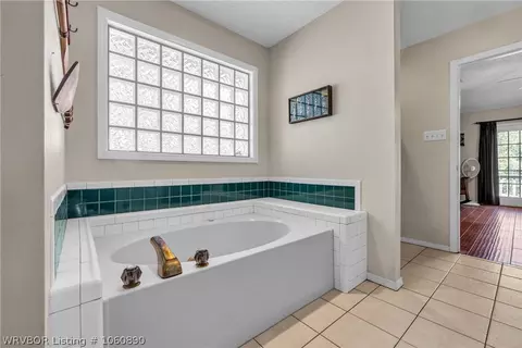 2010 E Hickory St, Greenwood, AR 72936 photo 18