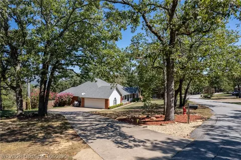 2010 E Hickory St, Greenwood, AR 72936 photo 3