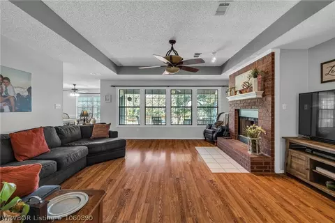 2010 E Hickory St, Greenwood, AR 72936 photo 6