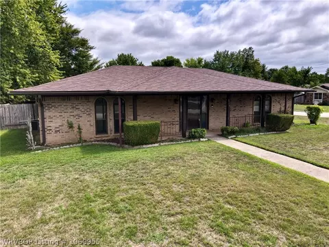 8723 S 31st Ter, Fort Smith, AR 72908 photo 1