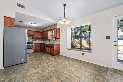 2308 Pine Ln, Barling, AR 72923 photo 6
