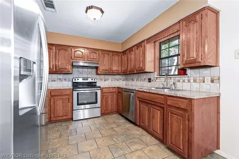 2308 Pine Ln, Barling, AR 72923 photo 4