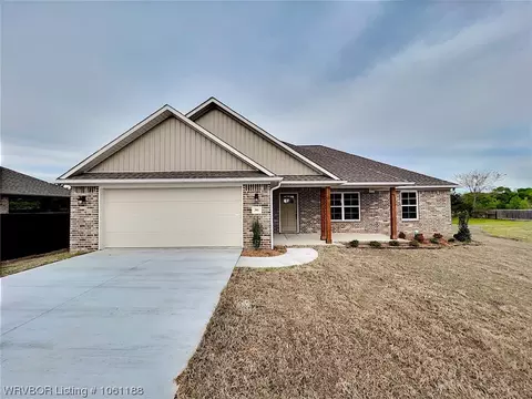 301 Rock Cir, Lavaca, AR 72941