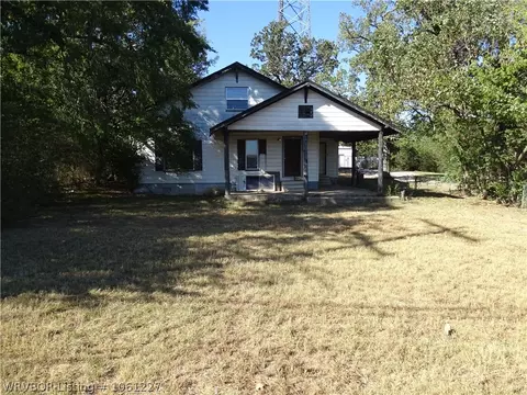 302 A St, Barling, AR 72923 photo 1
