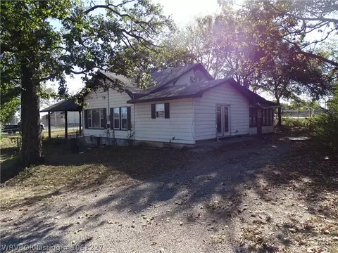 302 A St, Barling, AR 72923 photo 4