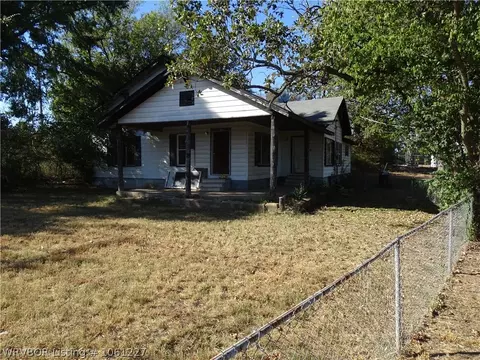 302 A St, Barling, AR 72923 photo 2