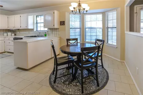 2403 Meadow Ln, Barling, AR 72923 photo 8